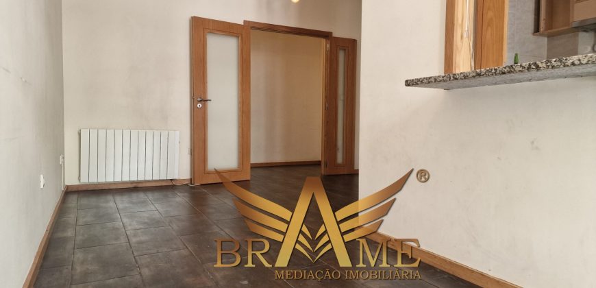 APARTAMENTO T2 COM LUGAR DE GARAGEM | RUA DA CONSTITUIÇÃO – PORTO