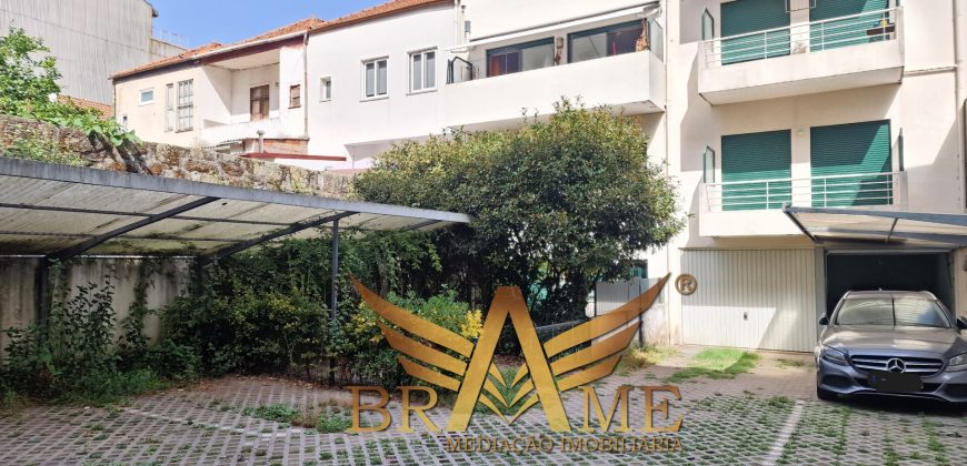 APARTAMENTO T2 COM LUGAR DE GARAGEM | RUA DA CONSTITUIÇÃO – PORTO