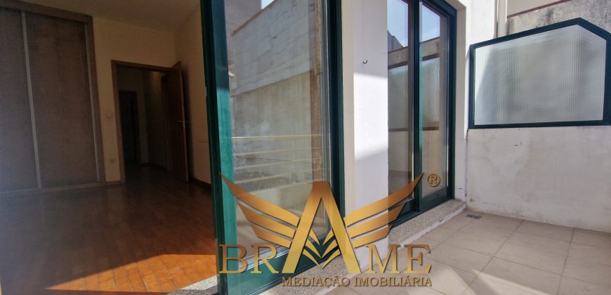 APARTAMENTO T2 COM LUGAR DE GARAGEM | RUA DA CONSTITUIÇÃO – PORTO