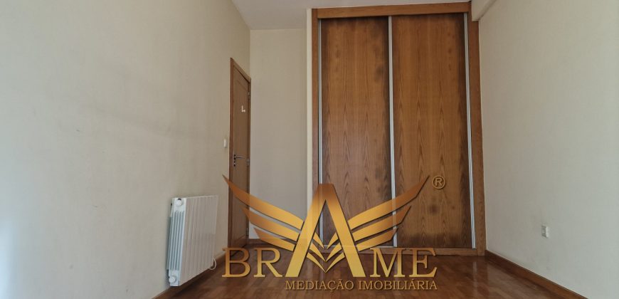 APARTAMENTO T2 COM LUGAR DE GARAGEM | RUA DA CONSTITUIÇÃO – PORTO