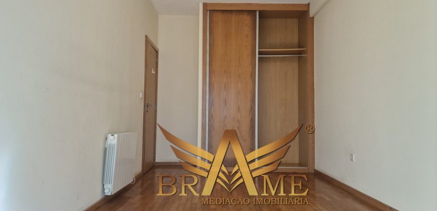 APARTAMENTO T2 COM LUGAR DE GARAGEM | RUA DA CONSTITUIÇÃO – PORTO