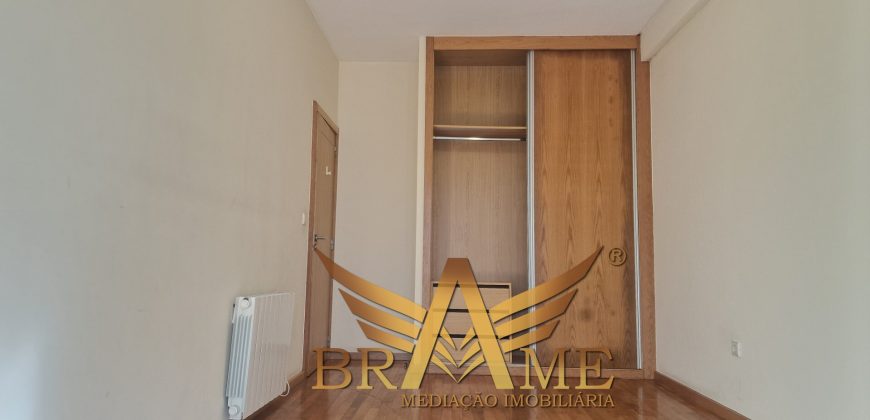 APARTAMENTO T2 COM LUGAR DE GARAGEM | RUA DA CONSTITUIÇÃO – PORTO