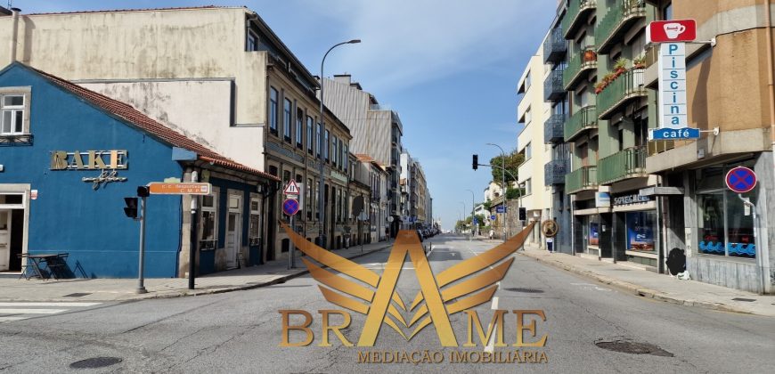 APARTAMENTO T2 COM LUGAR DE GARAGEM | RUA DA CONSTITUIÇÃO – PORTO