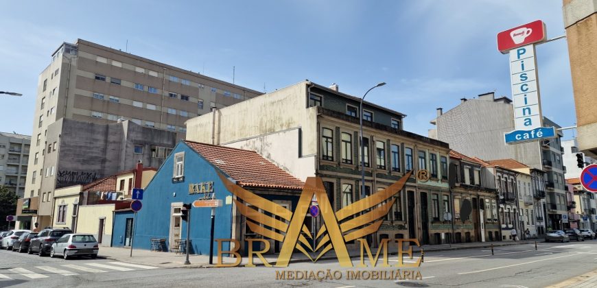 APARTAMENTO T2 COM LUGAR DE GARAGEM | RUA DA CONSTITUIÇÃO – PORTO