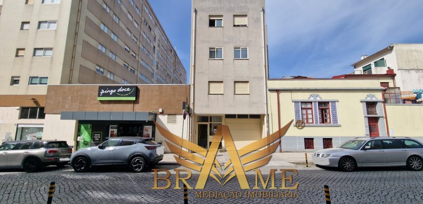 APARTAMENTO T2 COM LUGAR DE GARAGEM | RUA DA CONSTITUIÇÃO – PORTO