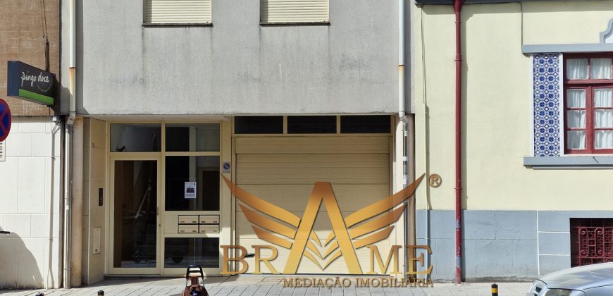 APARTAMENTO T2 COM LUGAR DE GARAGEM | RUA DA CONSTITUIÇÃO – PORTO