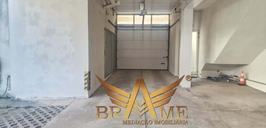 APARTAMENTO T2 COM LUGAR DE GARAGEM | RUA DA CONSTITUIÇÃO – PORTO