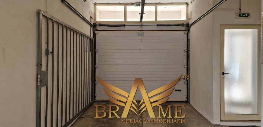 APARTAMENTO T2 COM LUGAR DE GARAGEM | RUA DA CONSTITUIÇÃO – PORTO